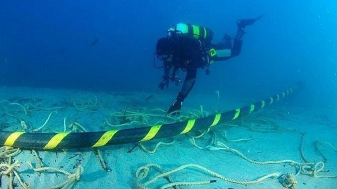 San Andrés dispone de un cable de fibra óptica exclusivo y aun así tiene un  mal servicio de internet - The Archipielago Press