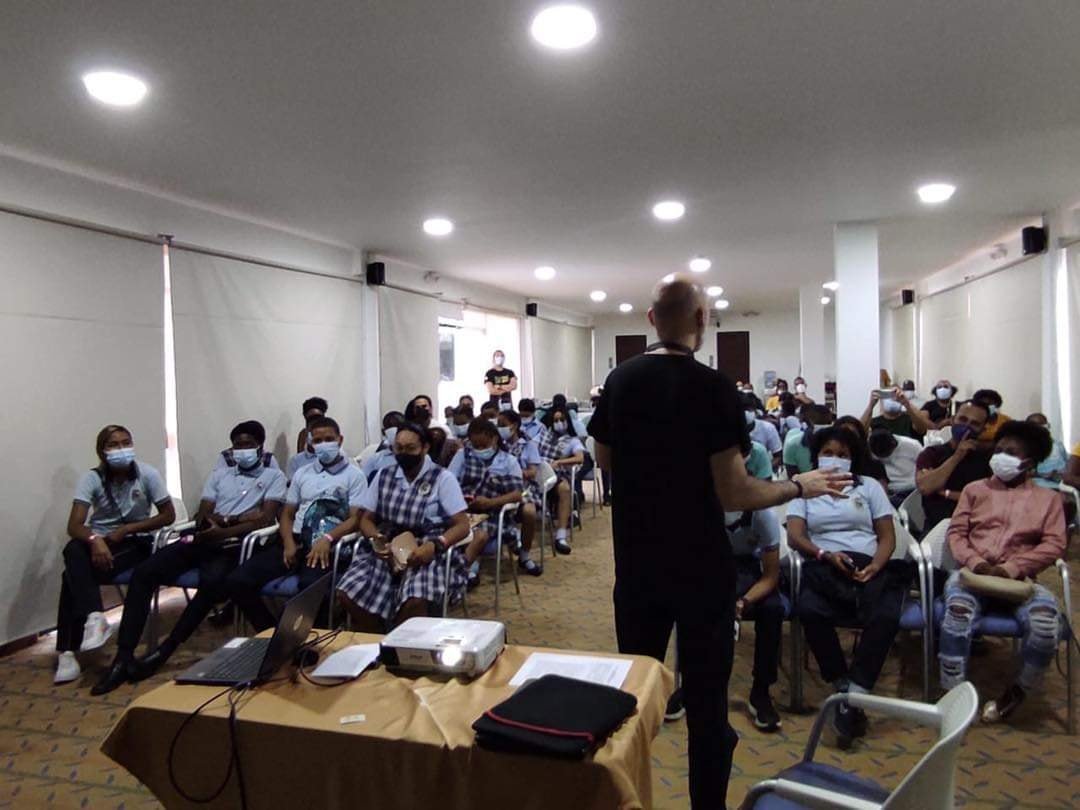 Taller de producción audiovisual con celulares – The Archipielago Press